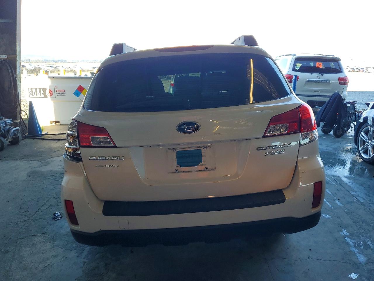 2014 SUBARU OUTBACK 2.5I photo 6