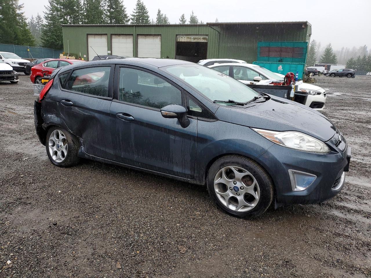 2011 FORD FIESTA SES photo 4
