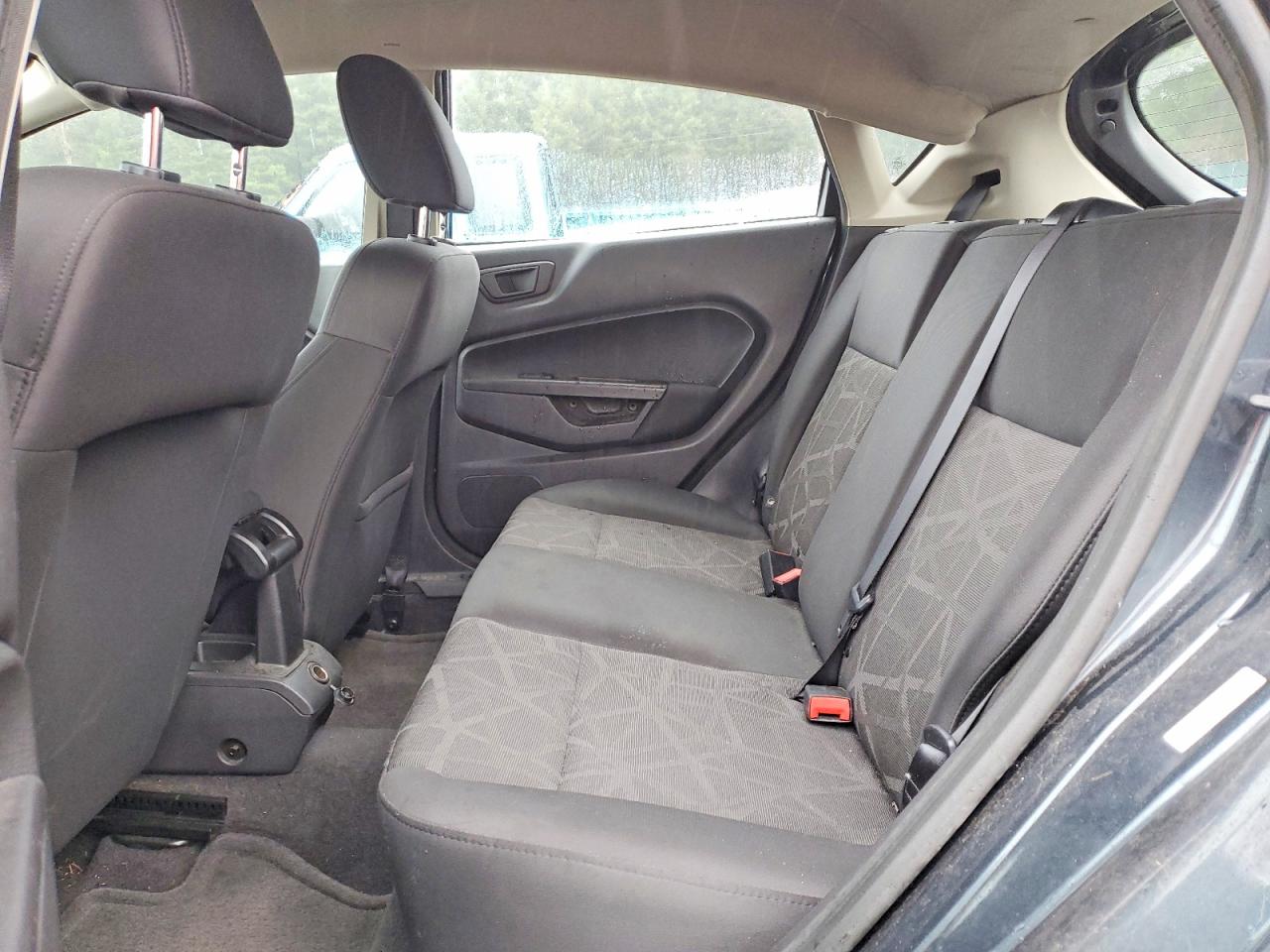 2011 FORD FIESTA SES photo 10