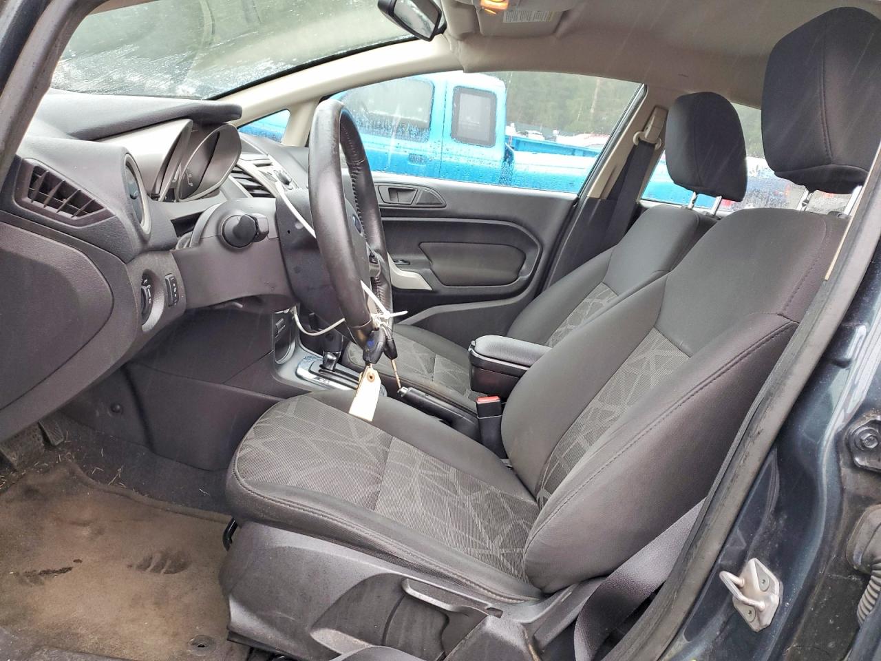 2011 FORD FIESTA SES photo 7