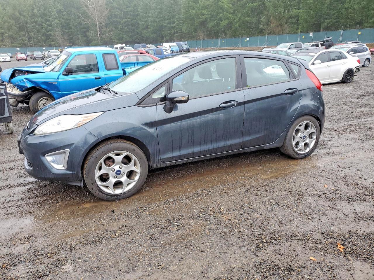 2011 FORD FIESTA
