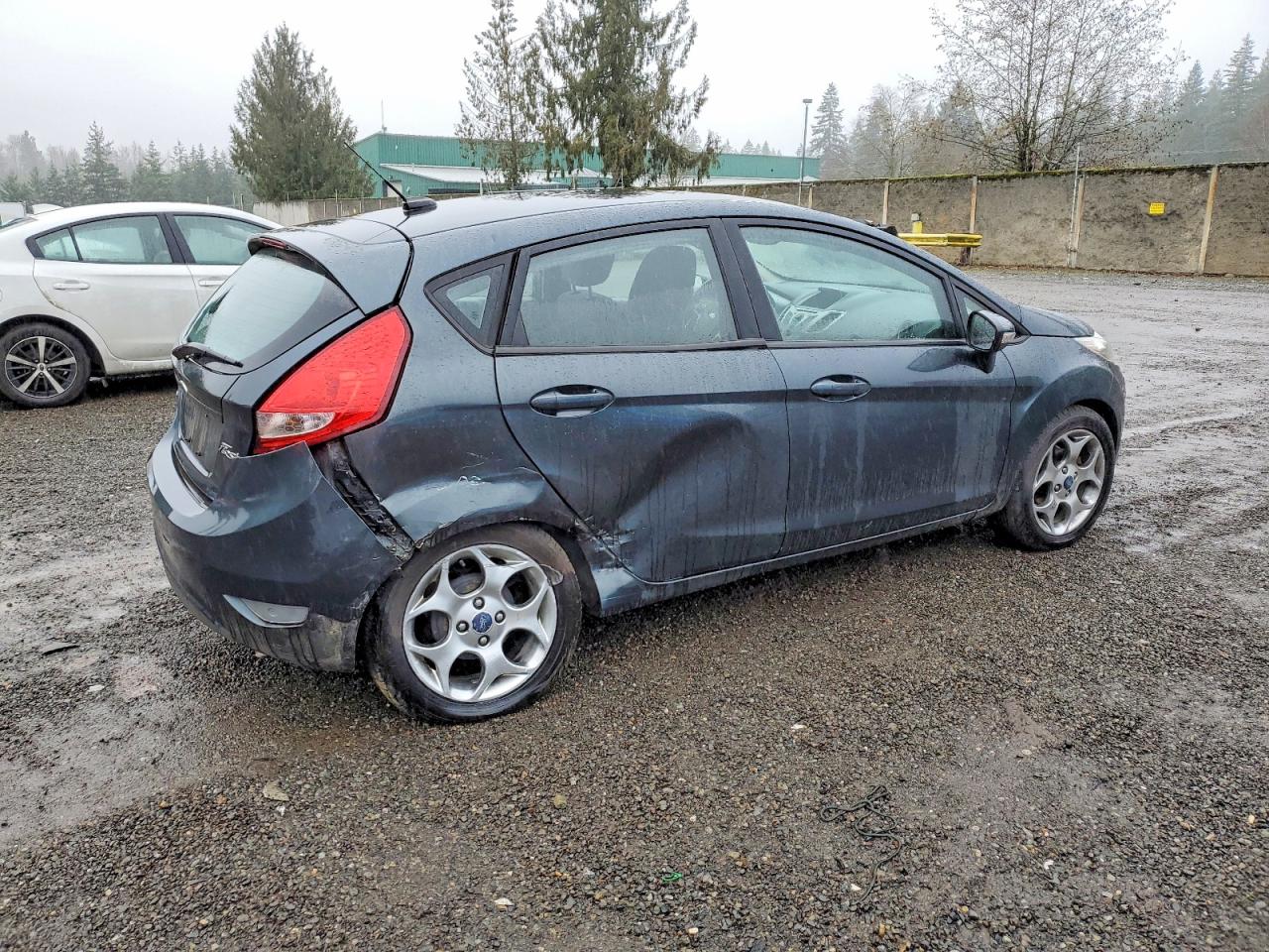 2011 FORD FIESTA SES photo 3