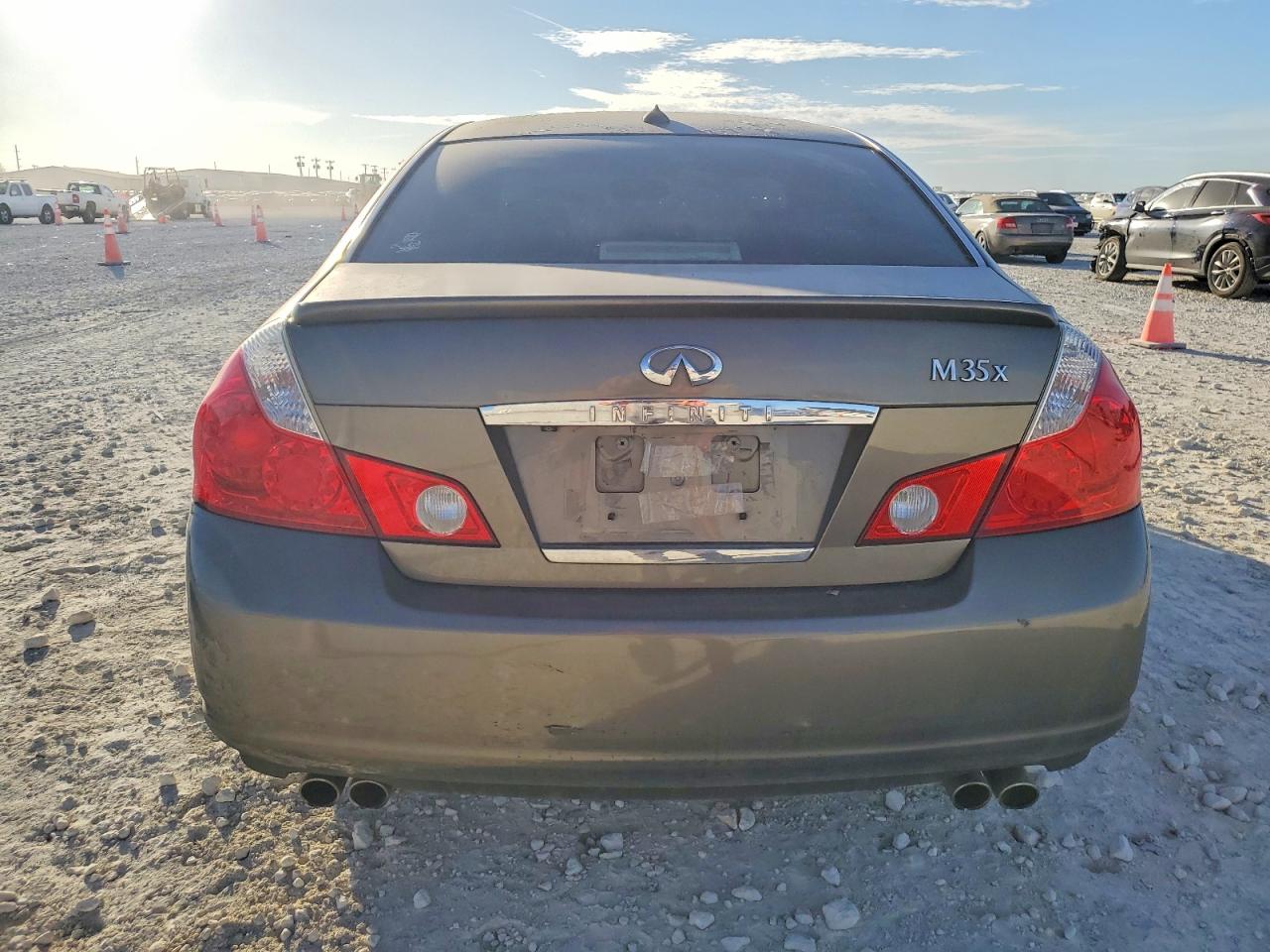 2006 INFINITI M35 photo 6