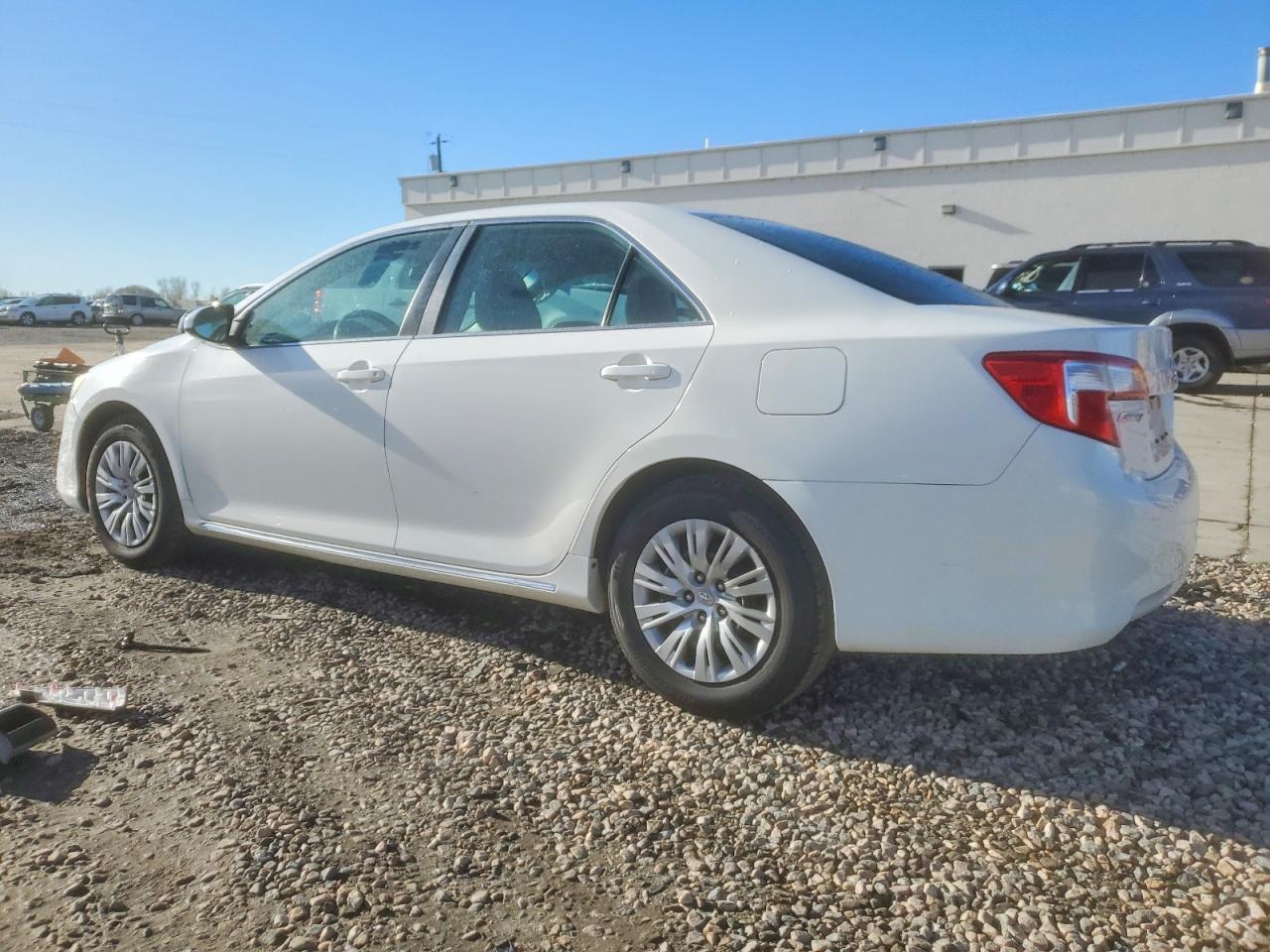 2014 TOYOTA CAMRY L photo 2