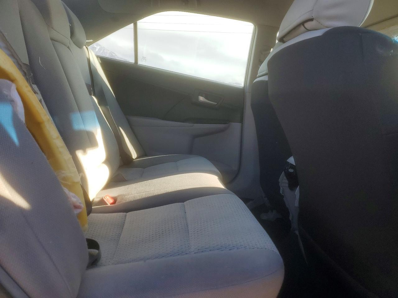 2014 TOYOTA CAMRY L photo 10
