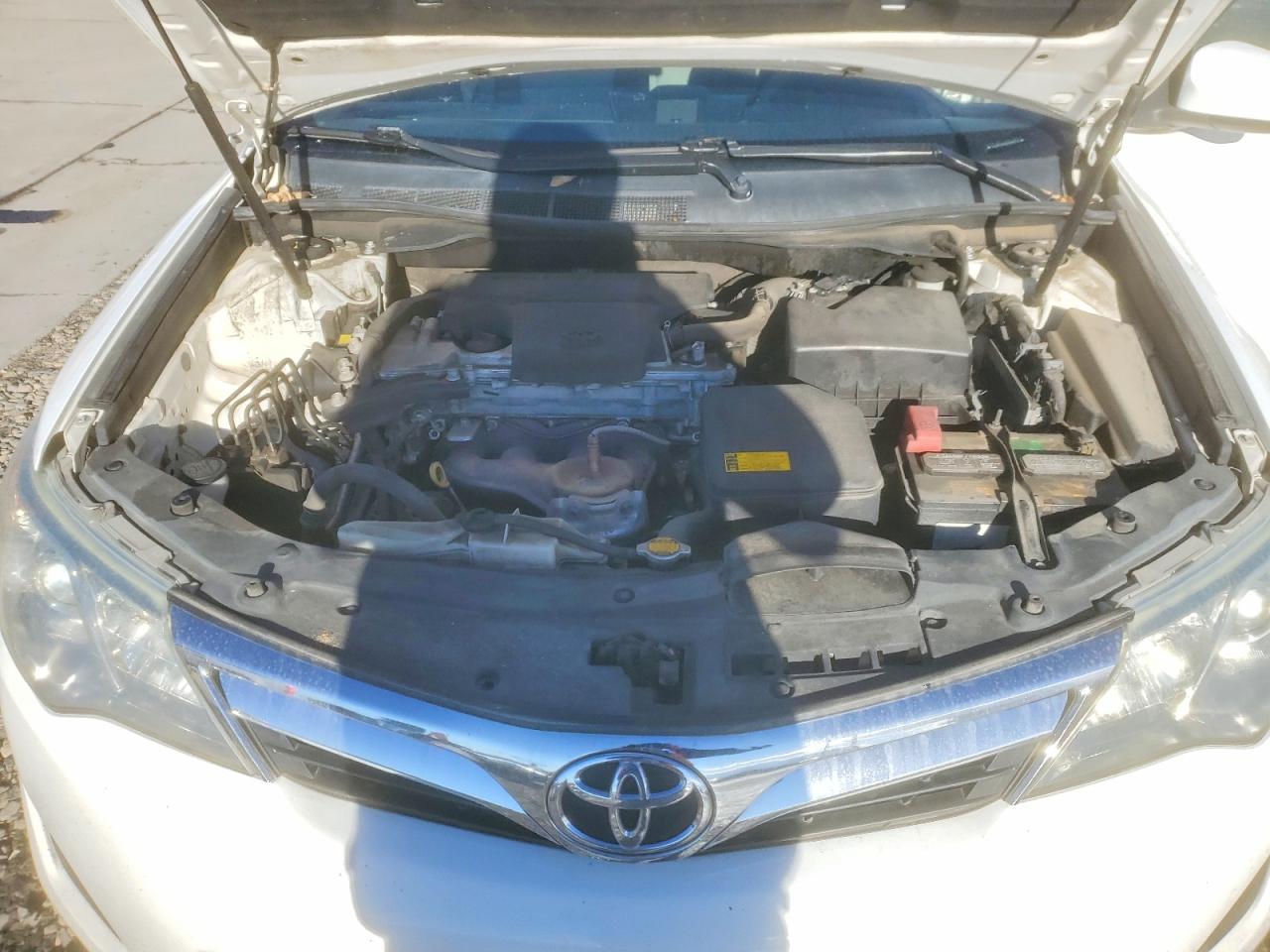 2014 TOYOTA CAMRY L photo 11