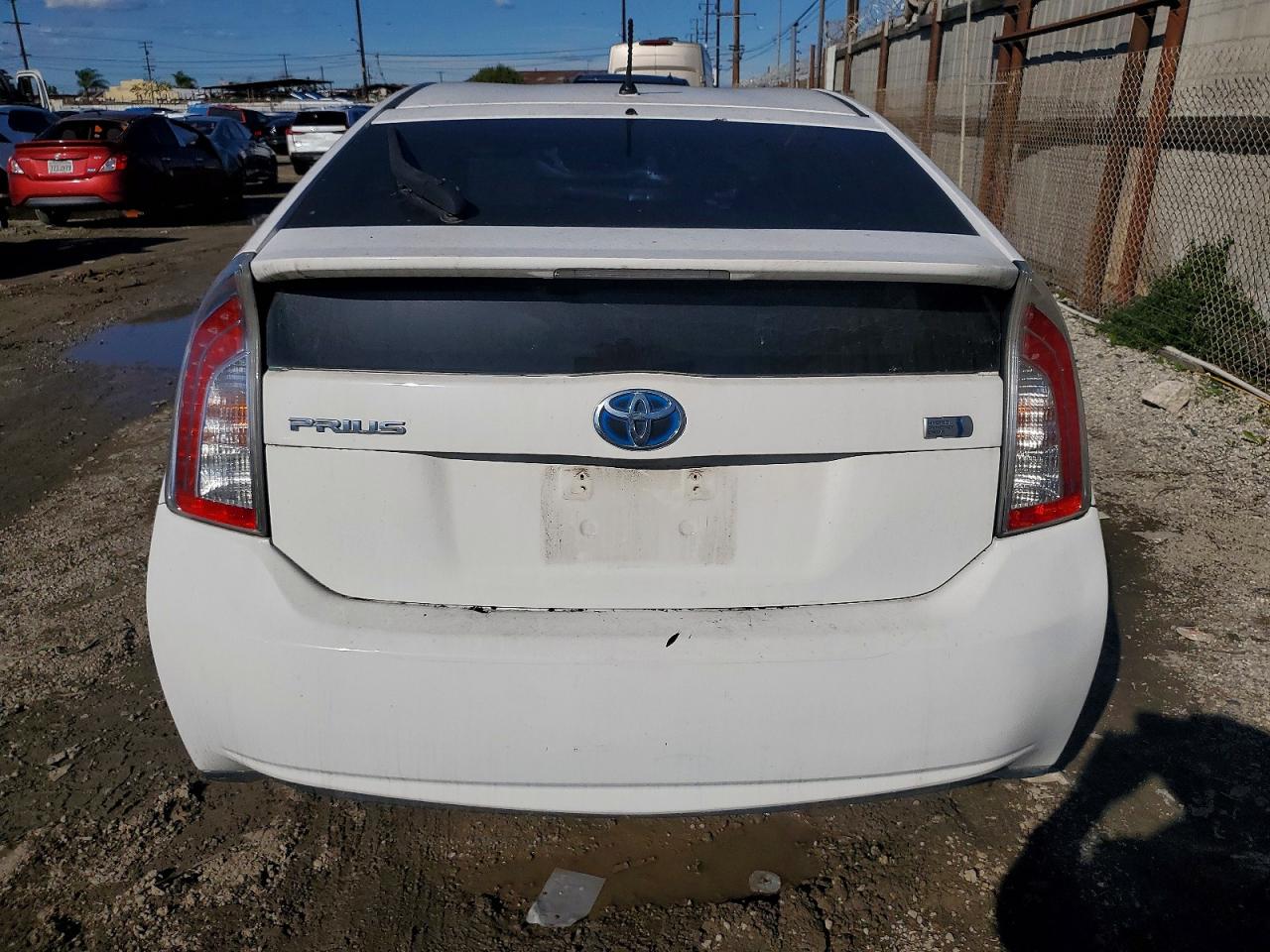 2013 TOYOTA PRIUS photo 6