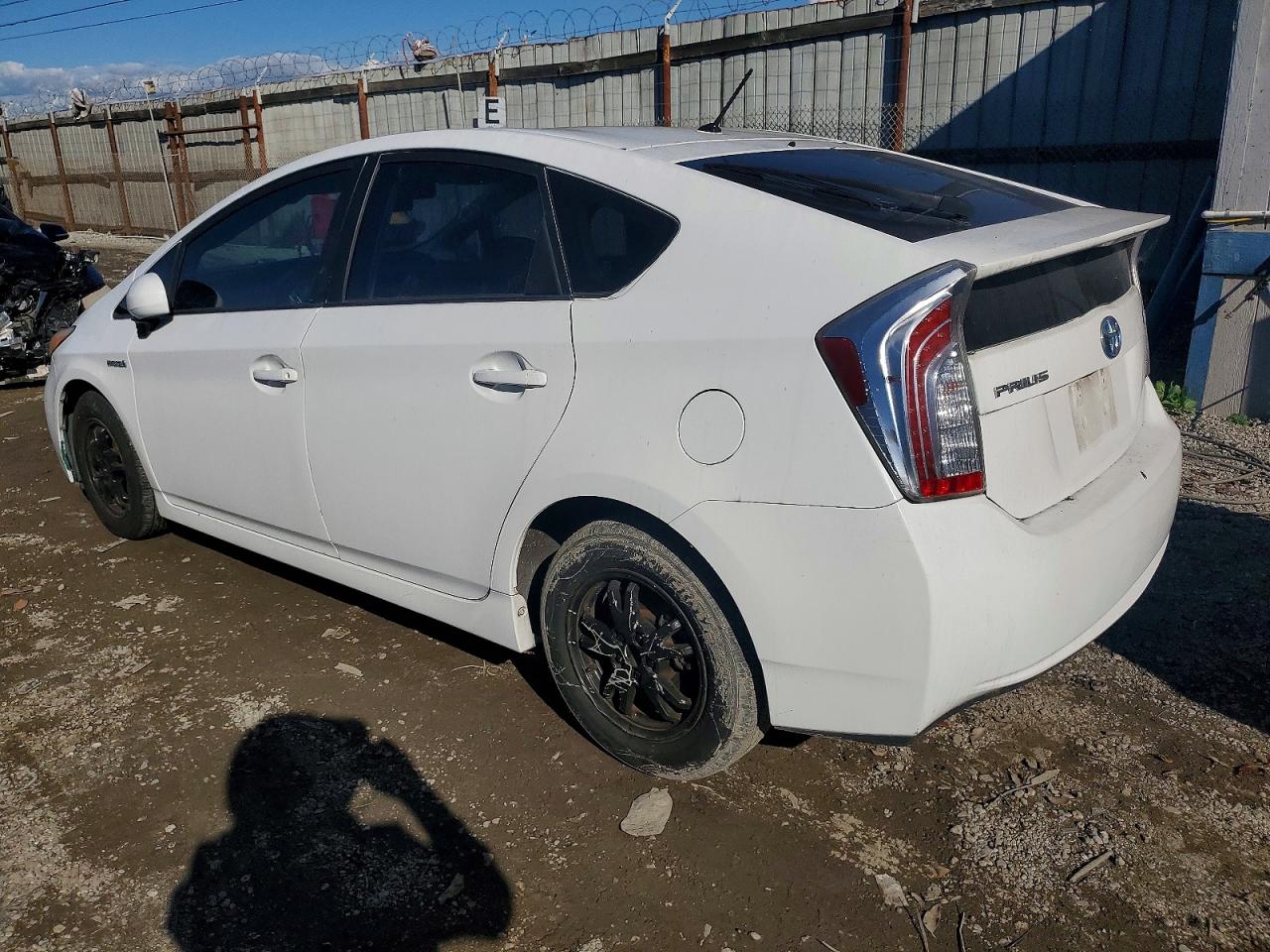 2013 TOYOTA PRIUS photo 2