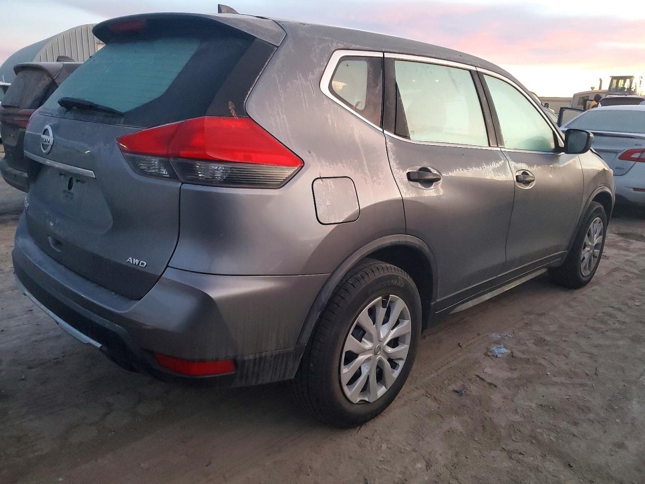 2017 NISSAN ROGUE S photo 3