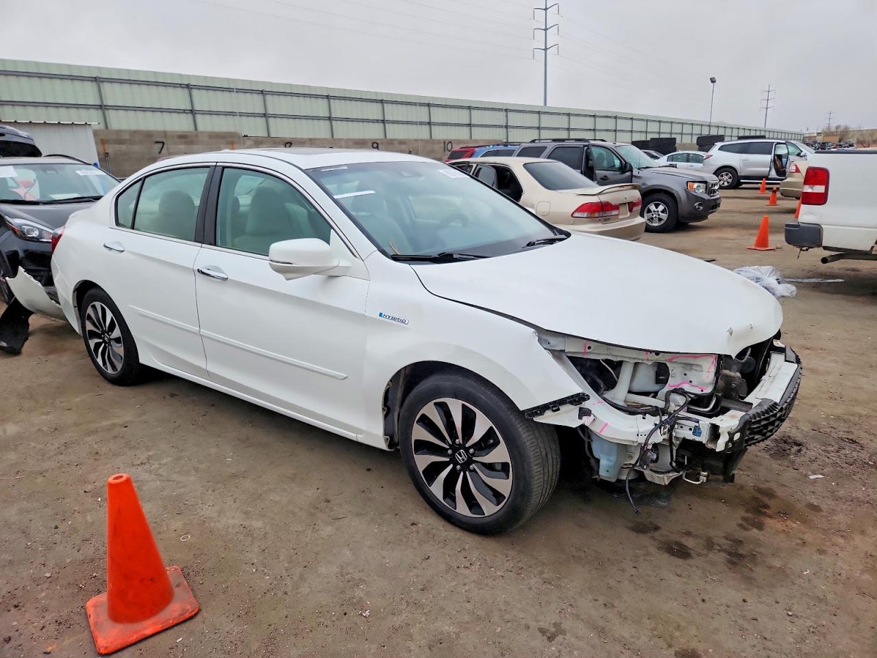 2015 HONDA ACCORD TOURING HYBRID photo 4