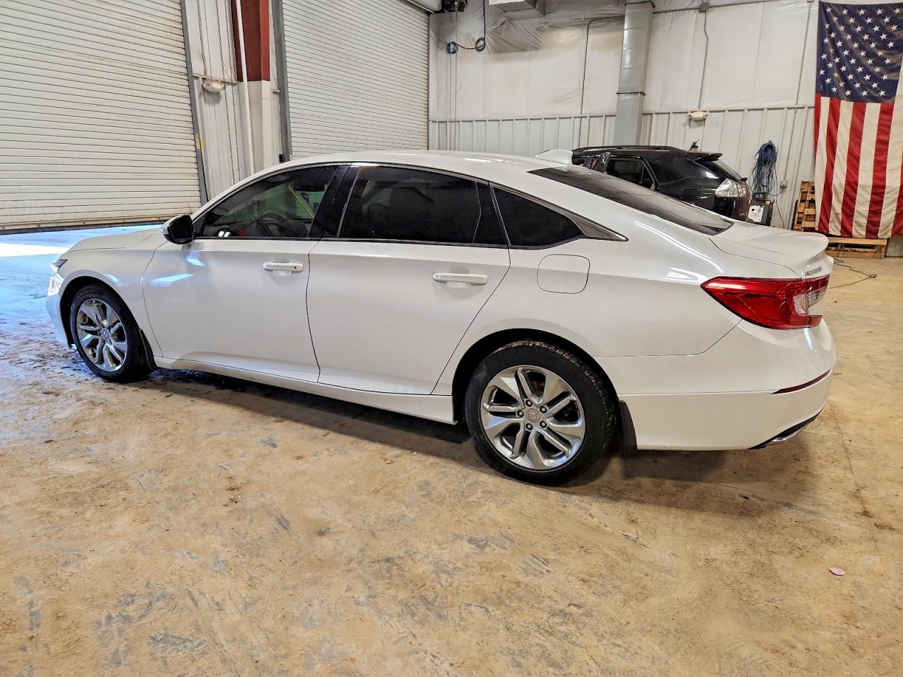 2018 HONDA ACCORD LX photo 2