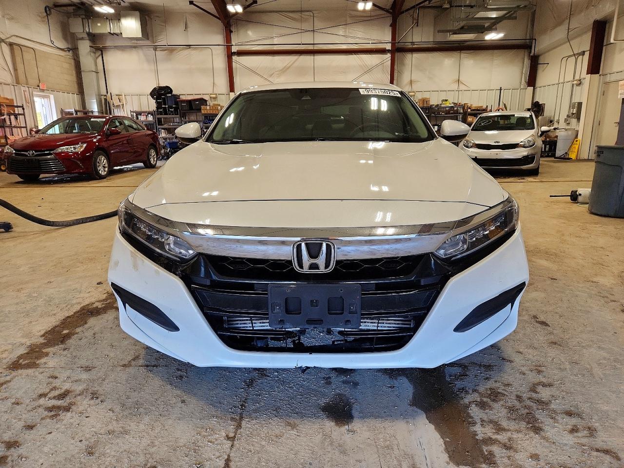 2018 HONDA ACCORD LX photo 5