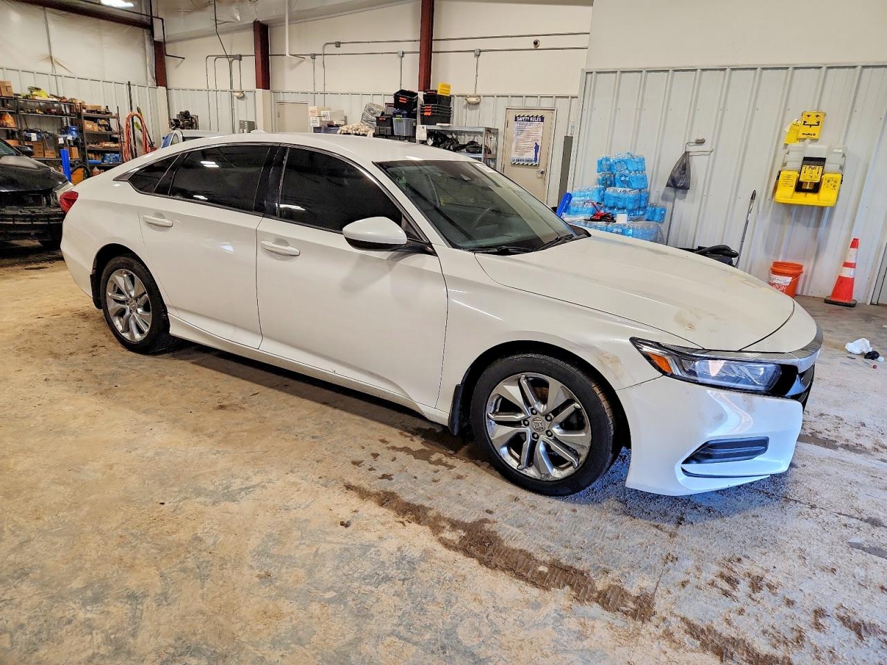 2018 HONDA ACCORD LX photo 4