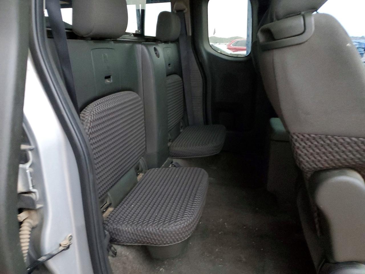 2011 NISSAN FRONTIER S photo 10