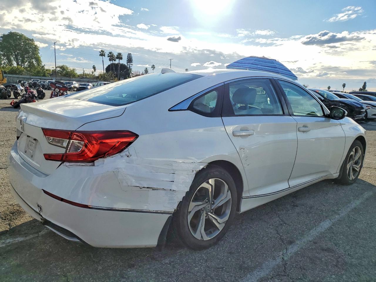 2018 HONDA ACCORD EX photo 3