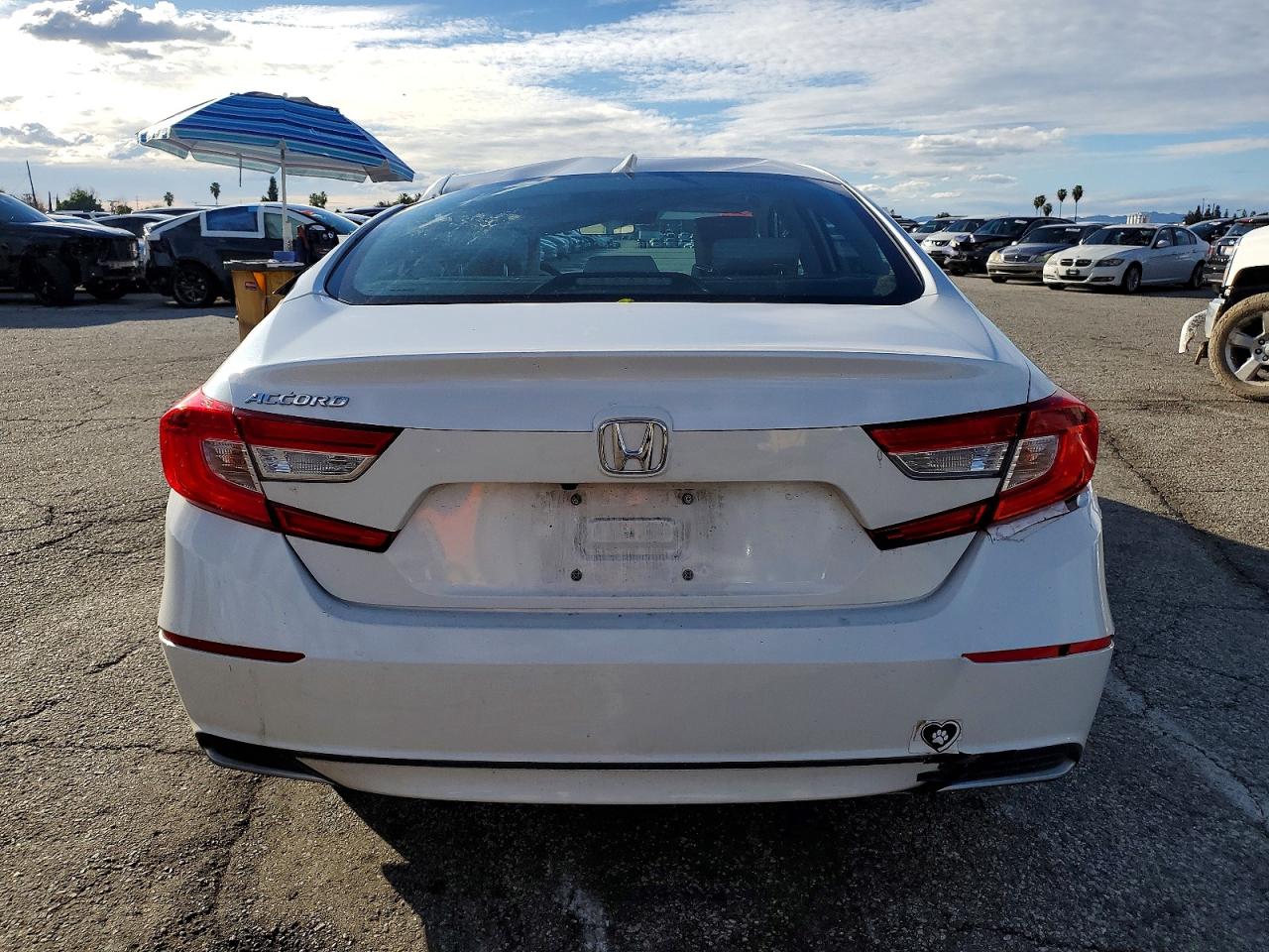 2018 HONDA ACCORD EX photo 6