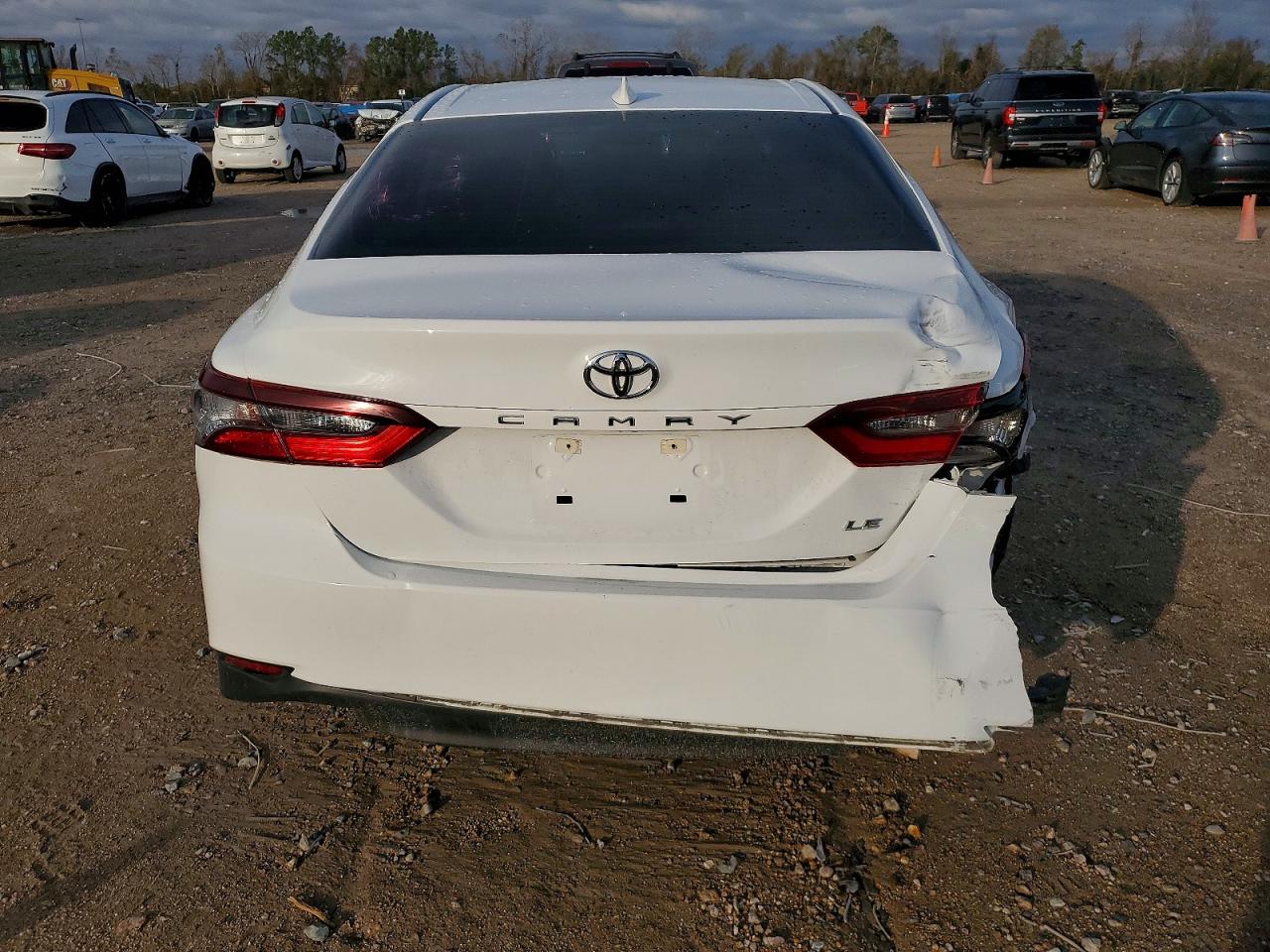2024 TOYOTA CAMRY LE photo 6