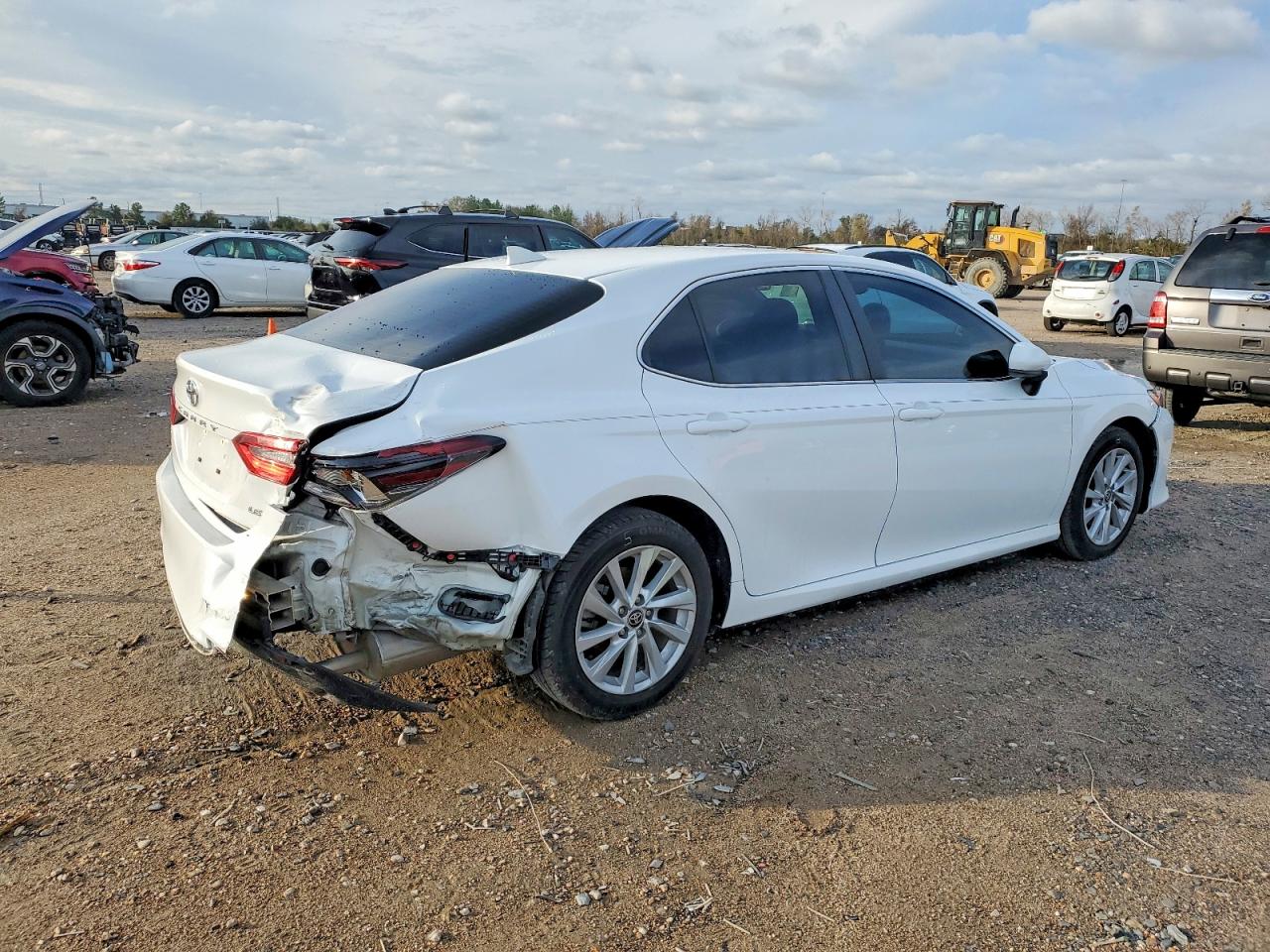 2024 TOYOTA CAMRY LE photo 3