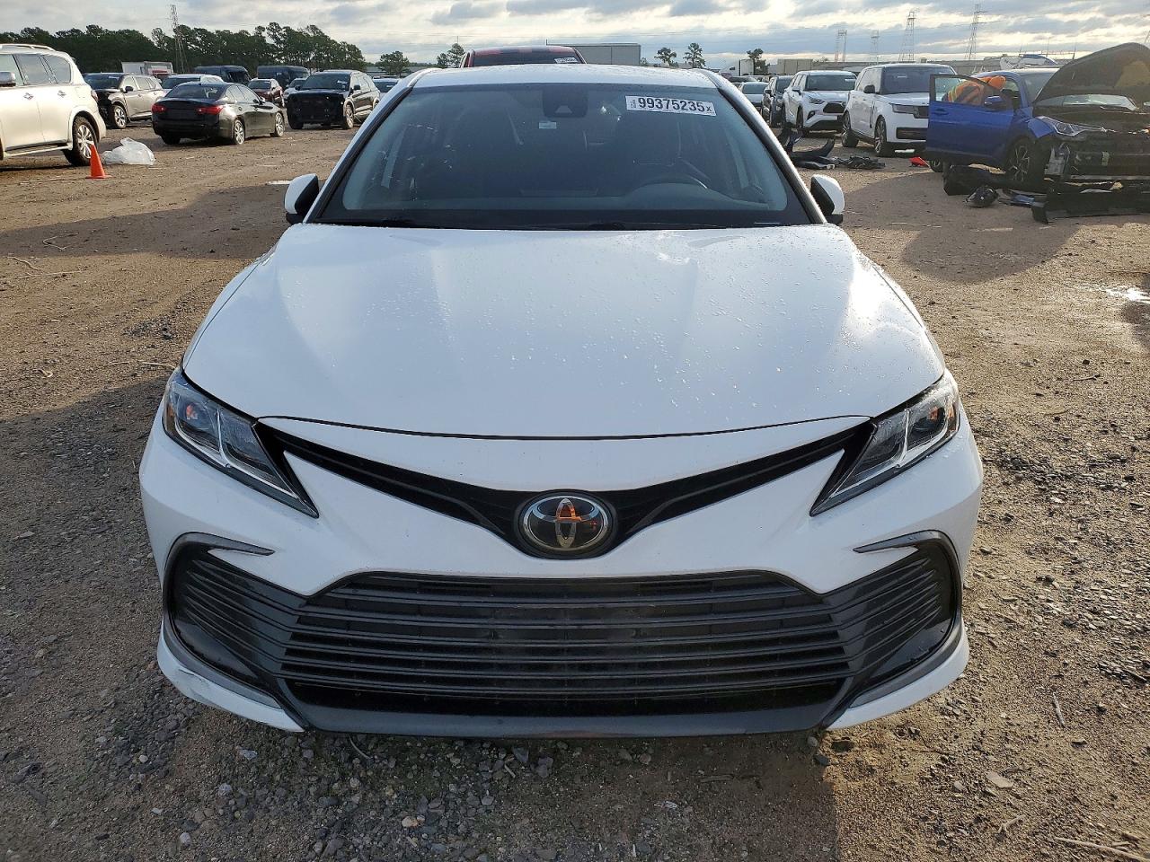 2024 TOYOTA CAMRY LE photo 5