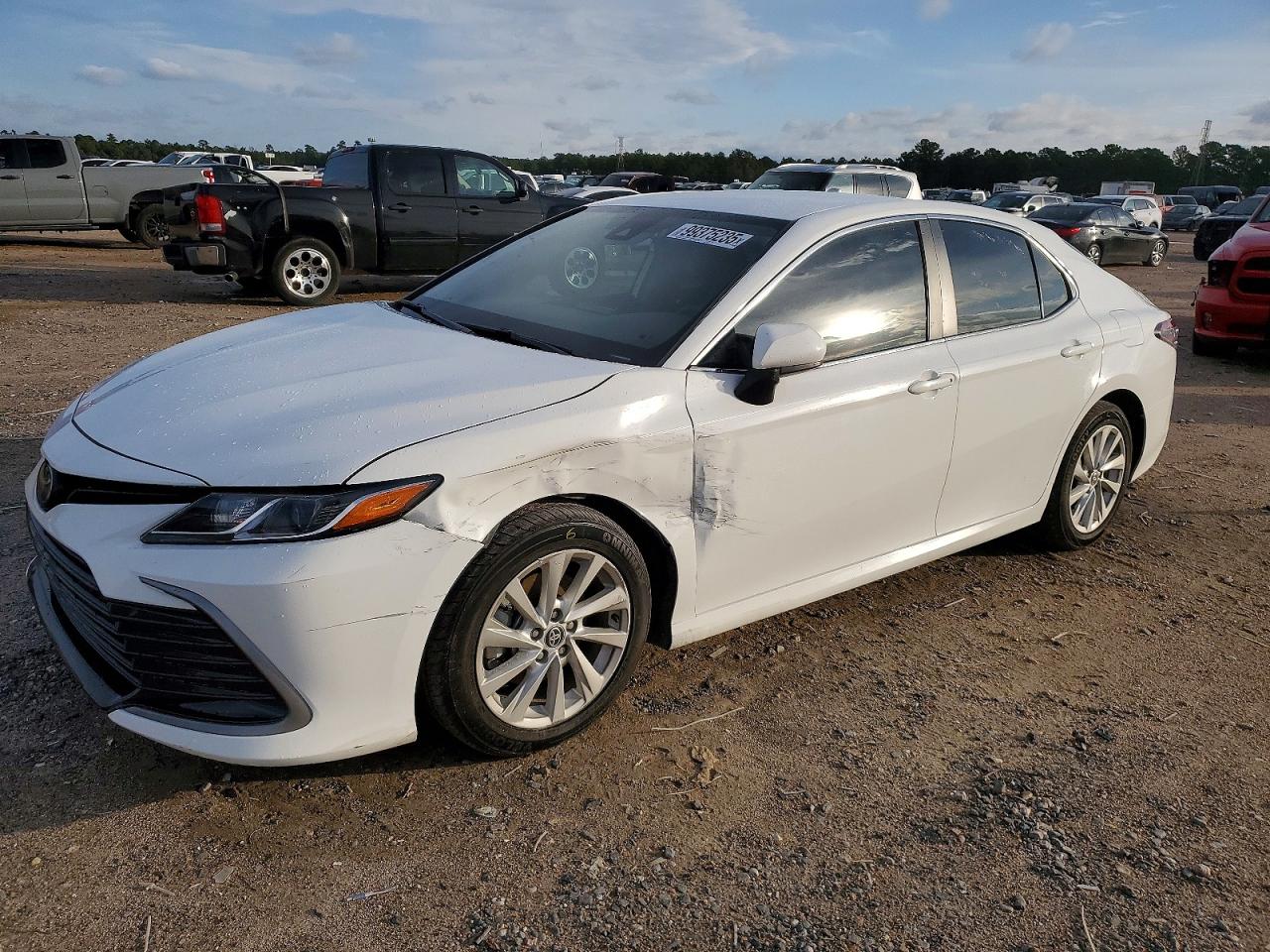 2024 TOYOTA CAMRY