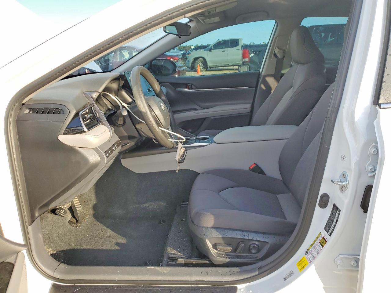 2024 TOYOTA CAMRY LE photo 7