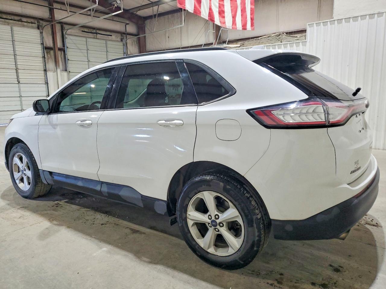 2017 FORD EDGE SE photo 2
