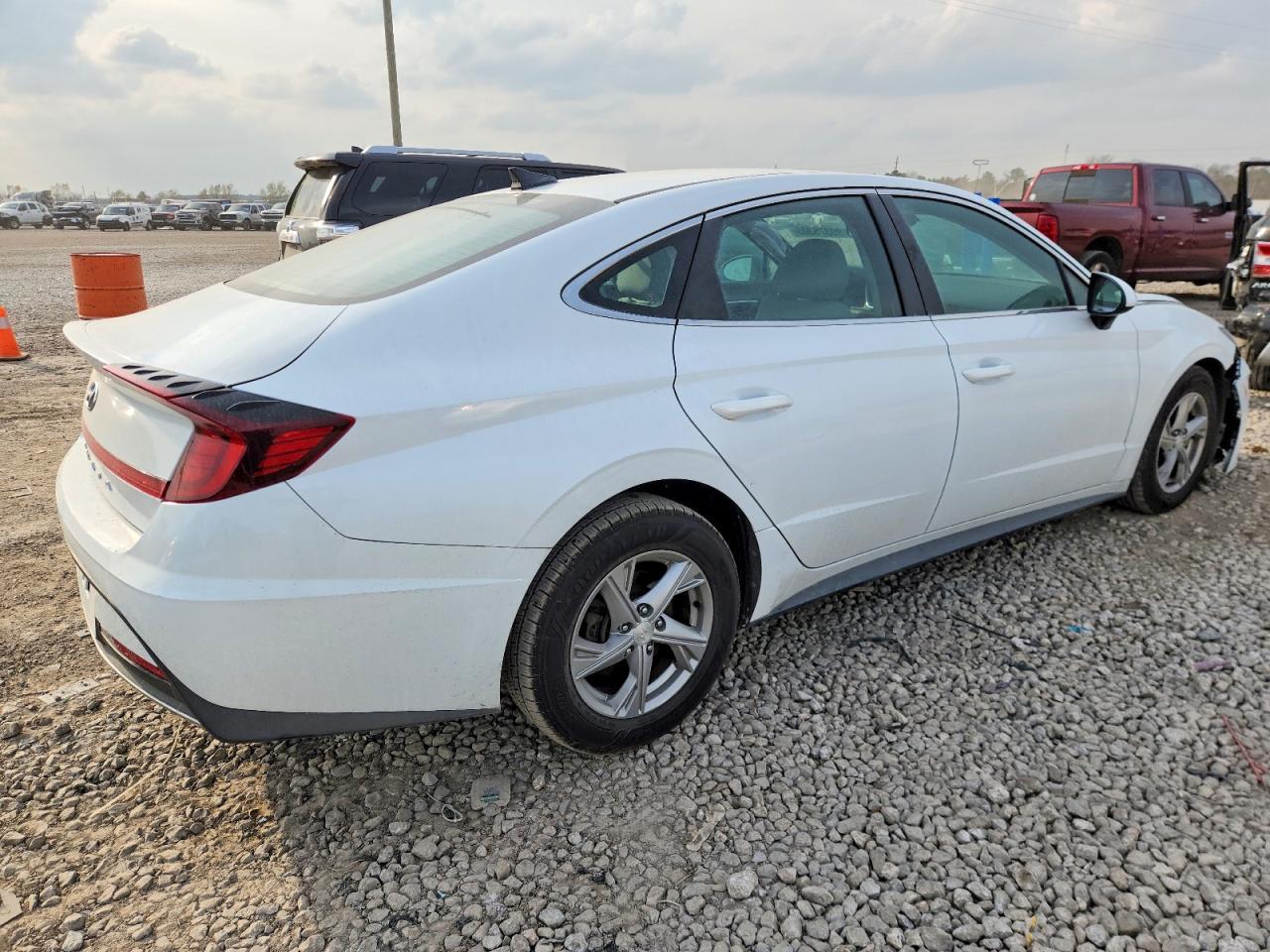 2020 HYUNDAI SONATA SE photo 3
