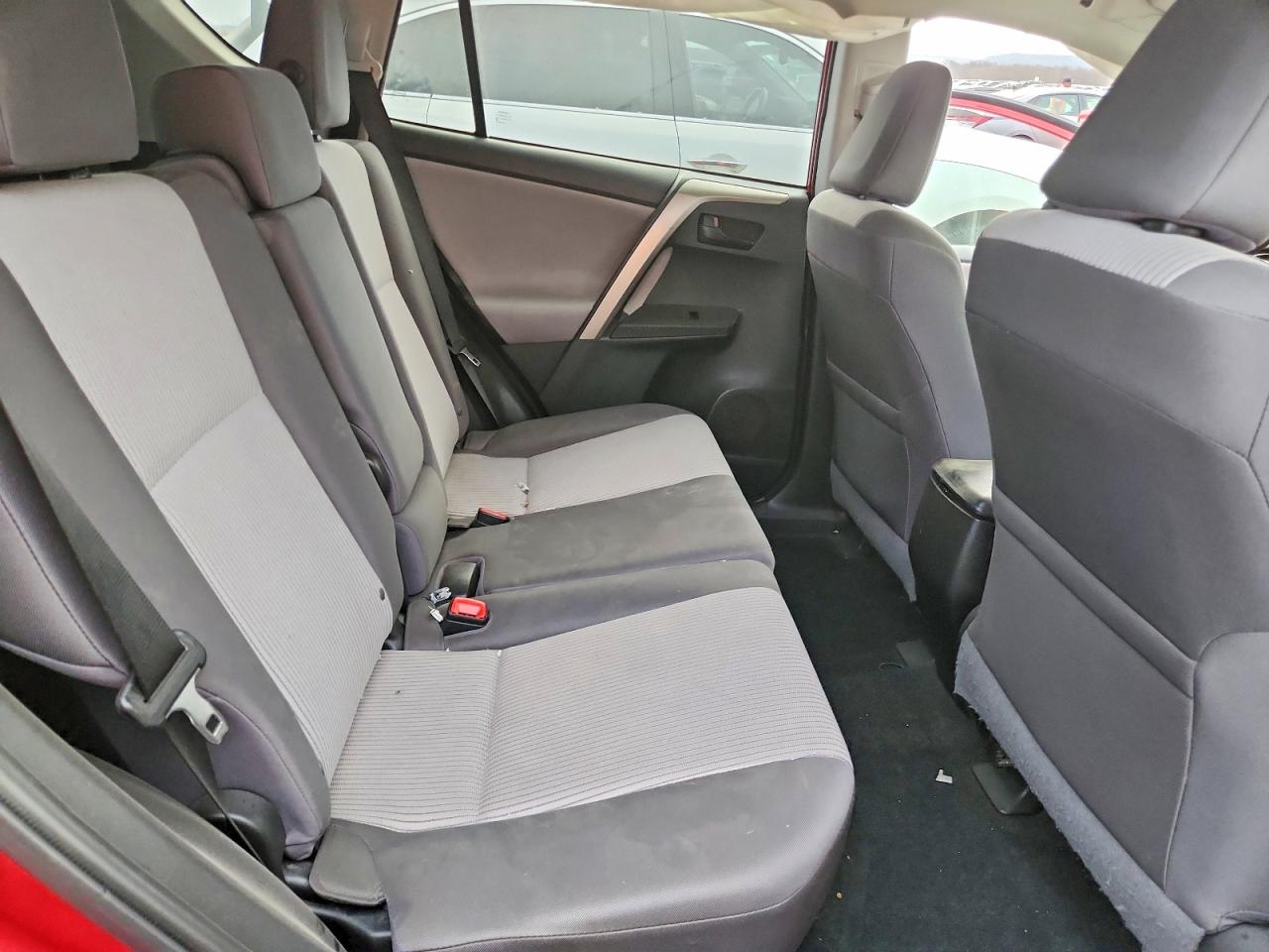 2014 TOYOTA RAV4 LE photo 10
