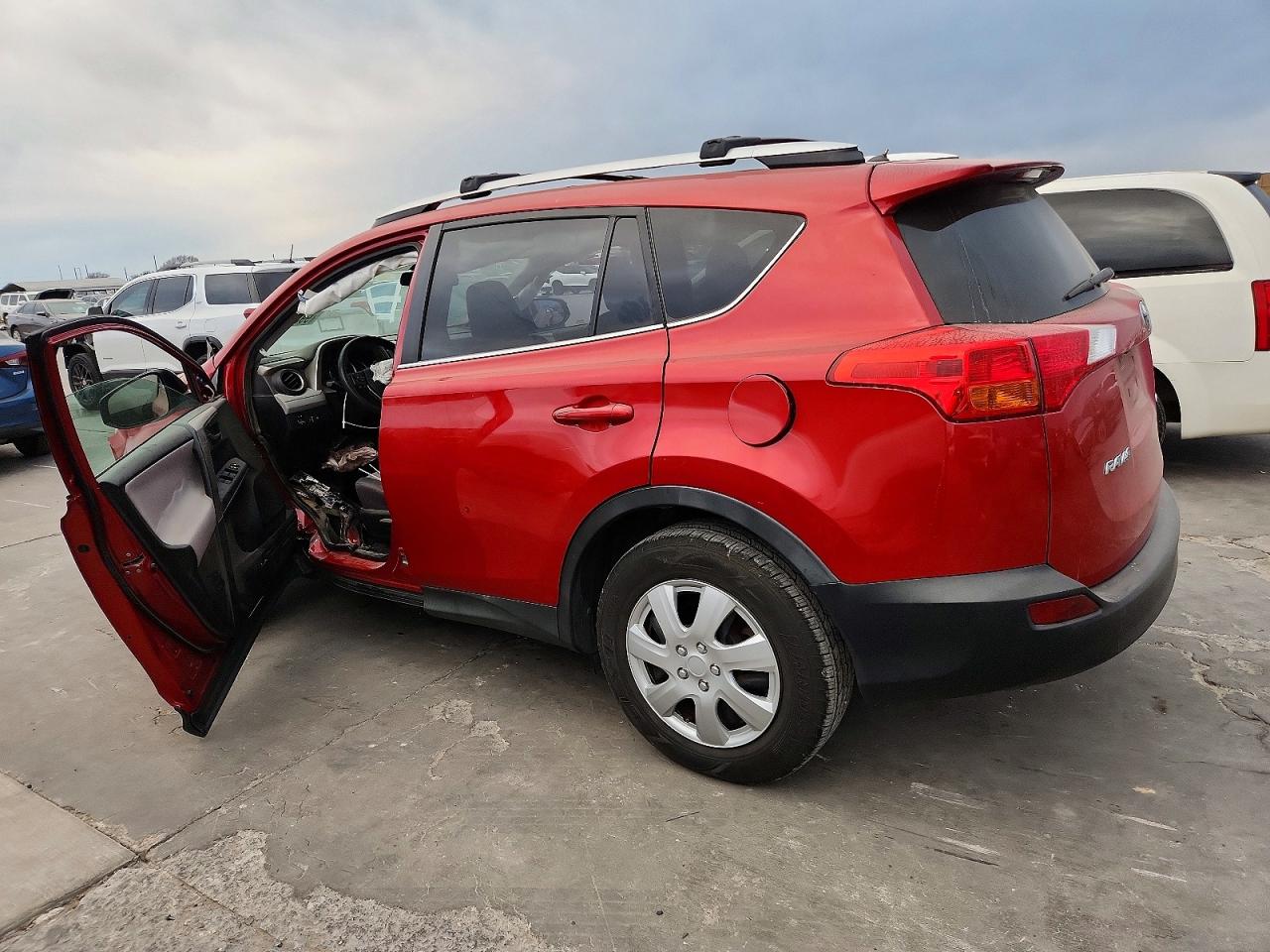 2014 TOYOTA RAV4 LE photo 2