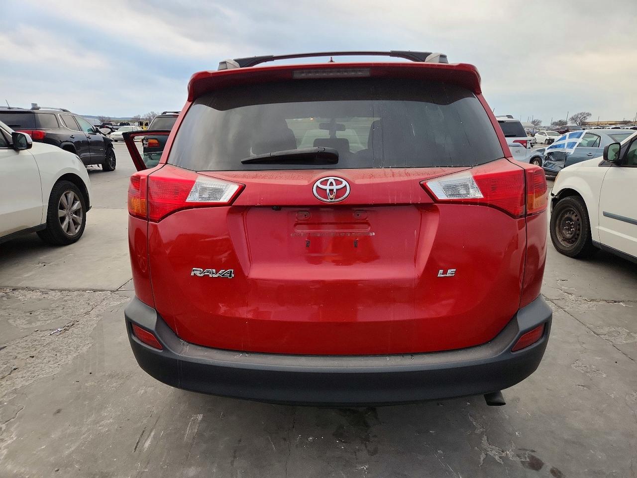 2014 TOYOTA RAV4 LE photo 6
