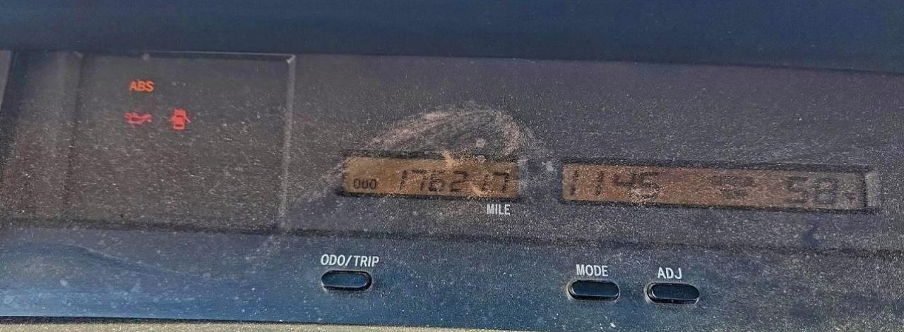 2001 TOYOTA AVALON XL photo 9