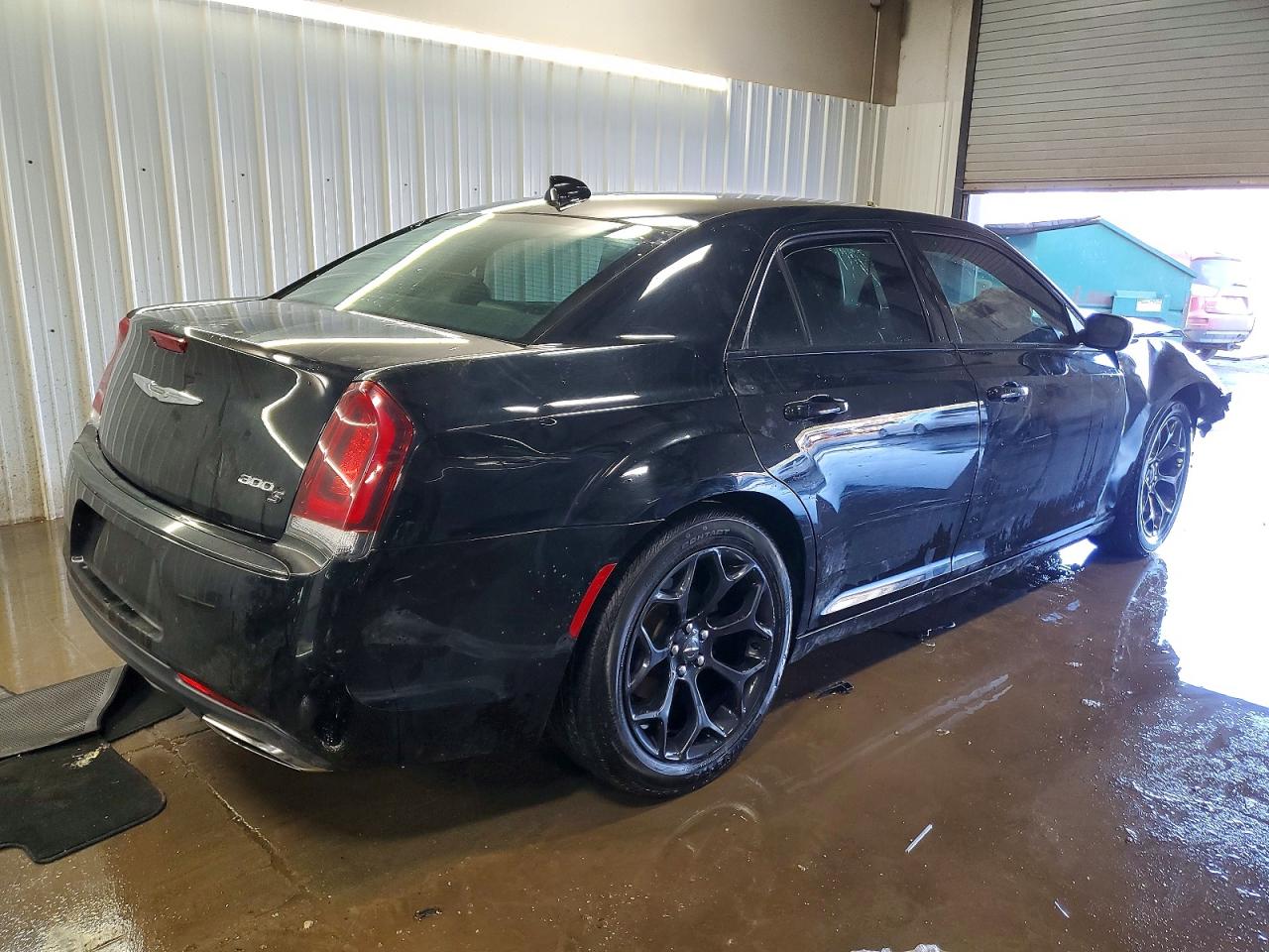 2019 CHRYSLER 300 S photo 3