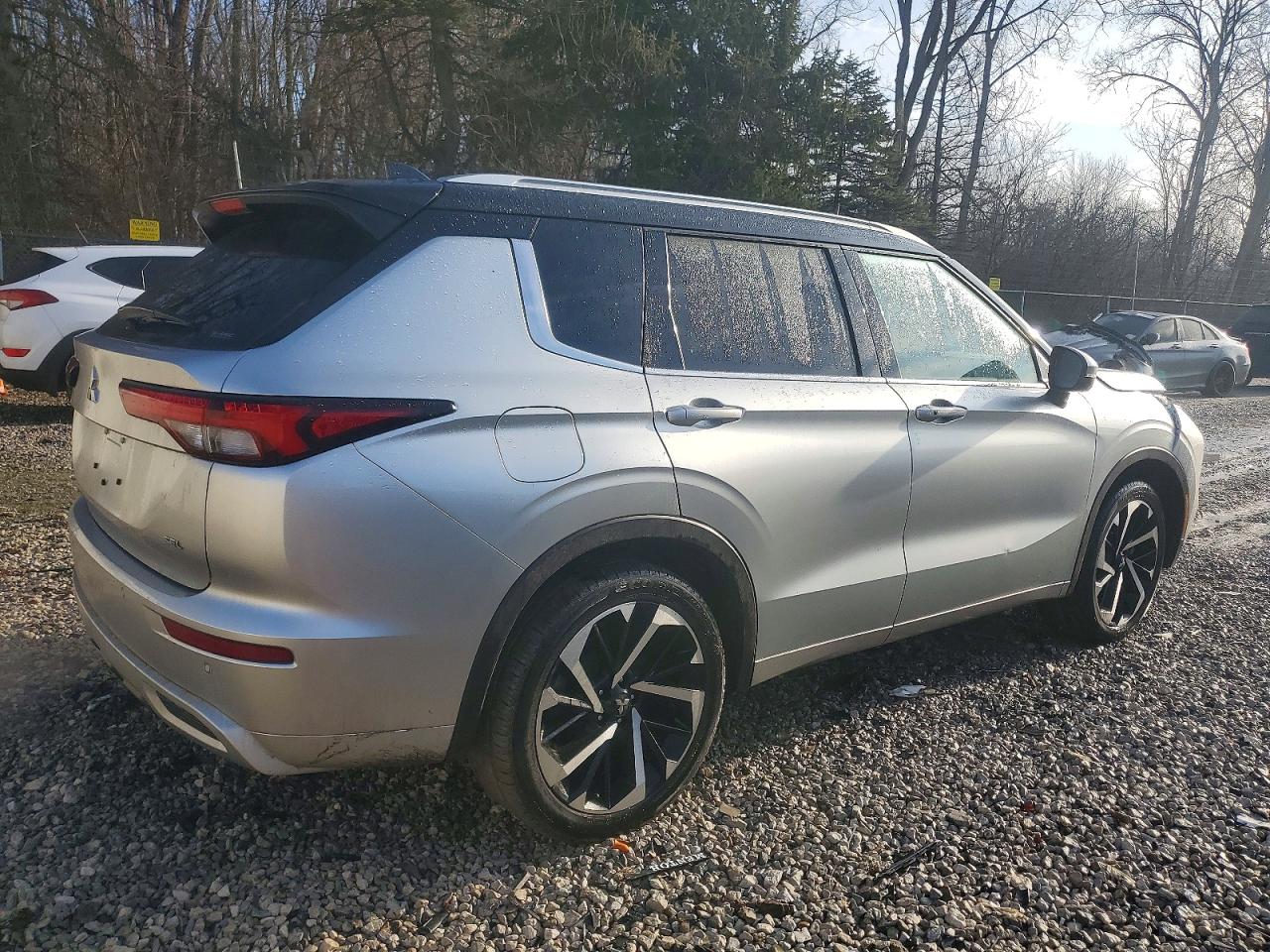 2024 MITSUBISHI OUTLANDER SEL photo 3