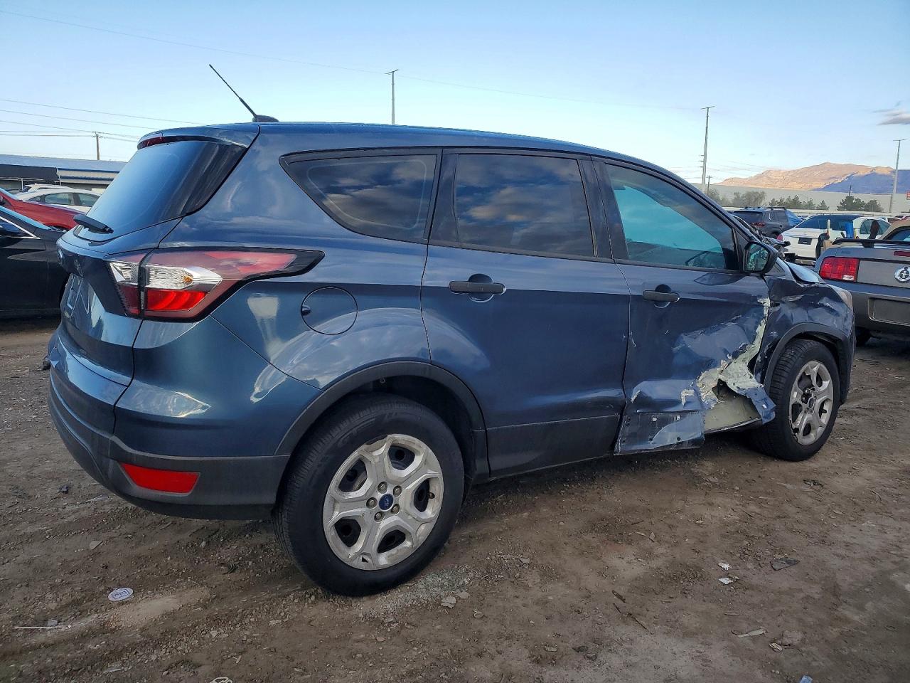 2018 FORD ESCAPE S photo 3