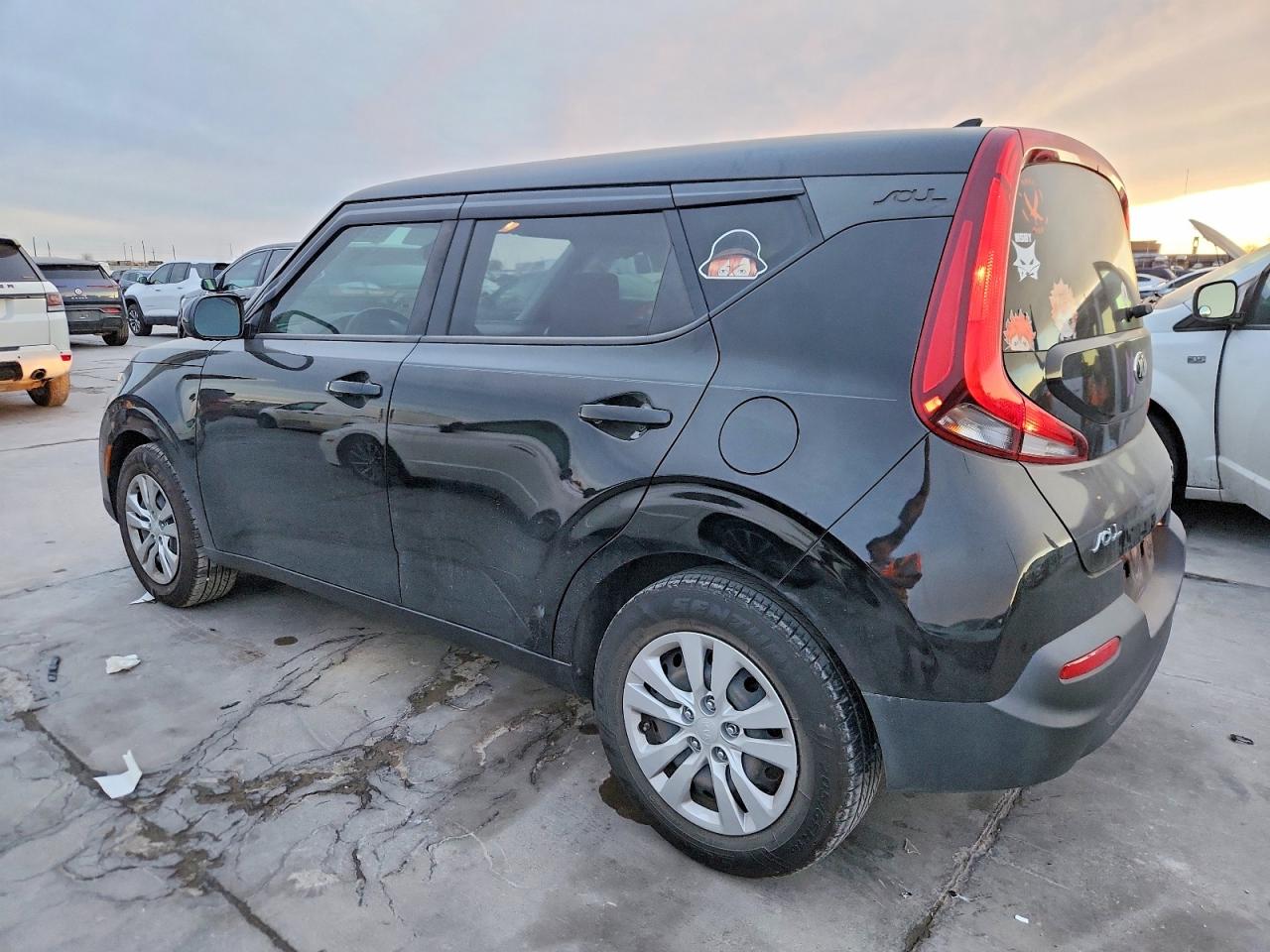 2020 KIA SOUL LX photo 2