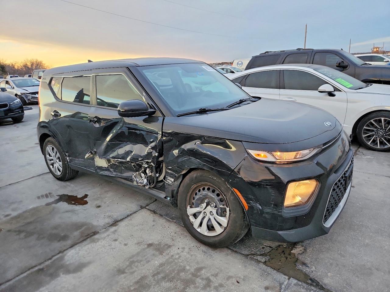 2020 KIA SOUL LX photo 4