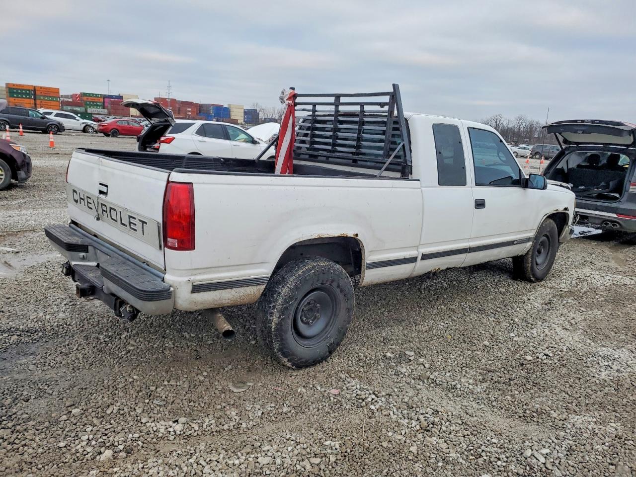 1997 CHEVROLET GMT-400 C2500 photo 3