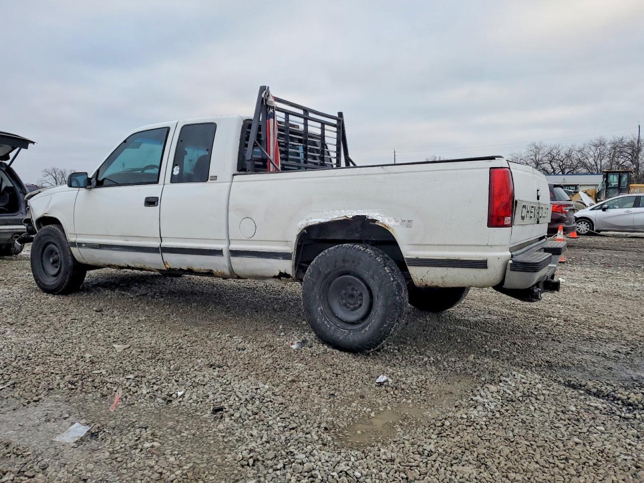 1997 CHEVROLET GMT-400 C2500 photo 2