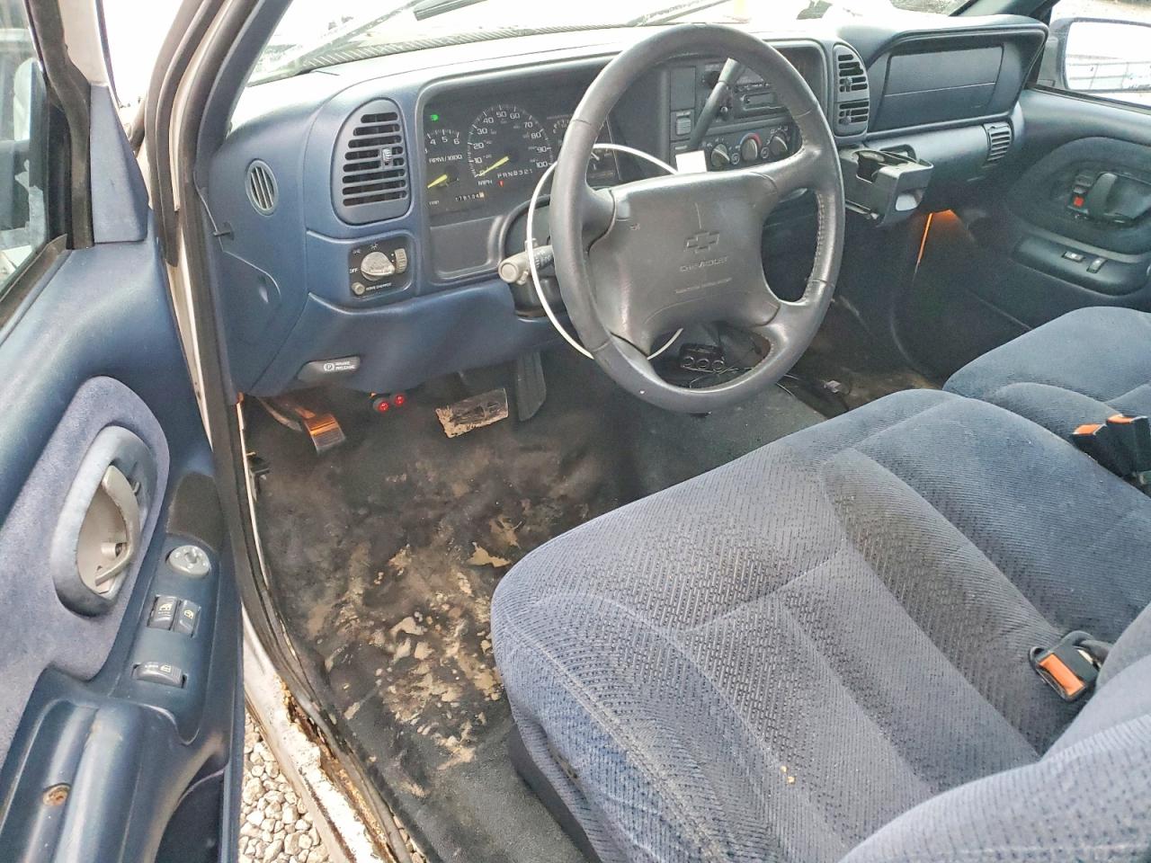 1997 CHEVROLET GMT-400 C2500 photo 8