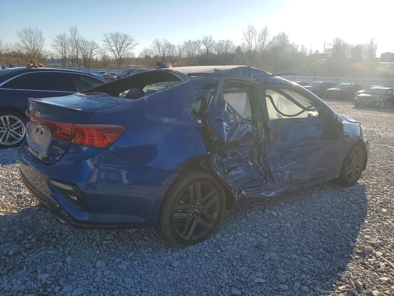 2021 KIA FORTE GT LINE photo 3