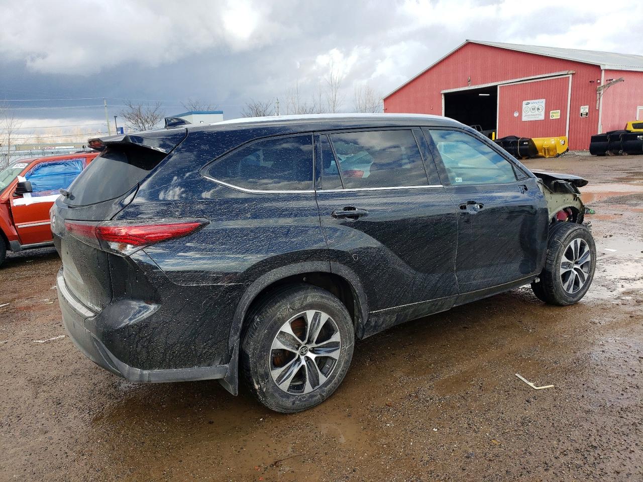 2022 TOYOTA HIGHLANDER XLE photo 5