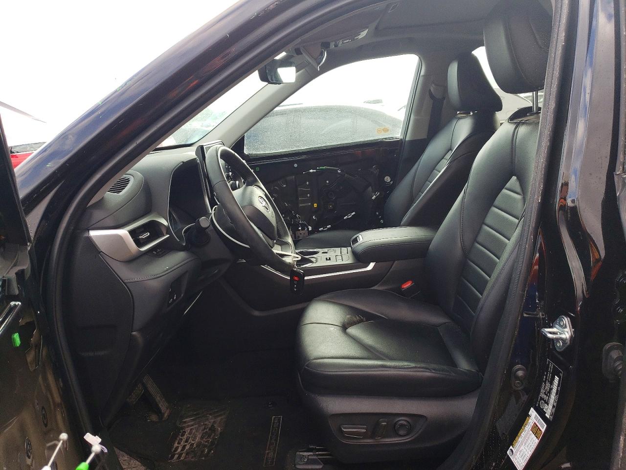 2022 TOYOTA HIGHLANDER XLE photo 13