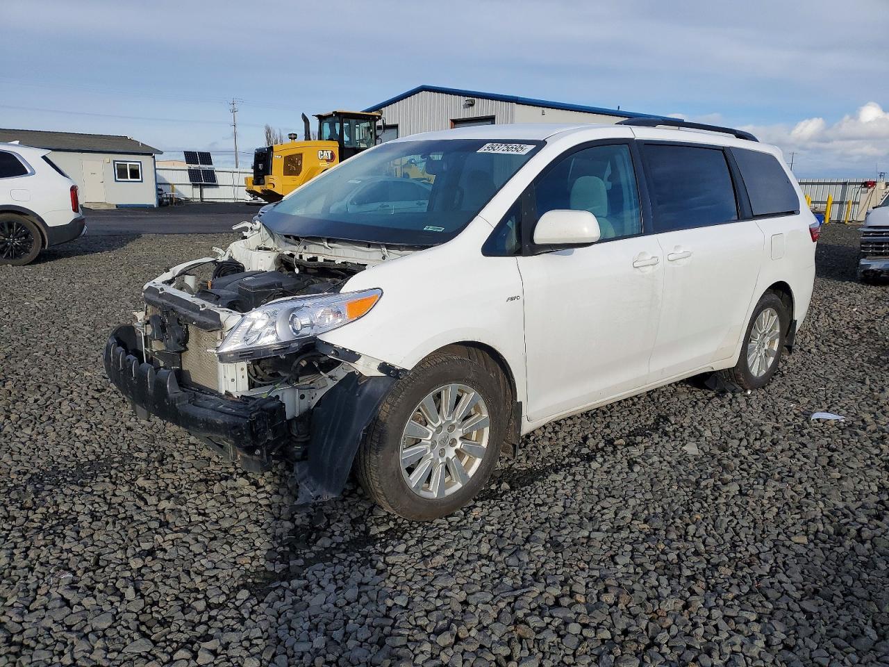 2017 TOYOTA SIENNA