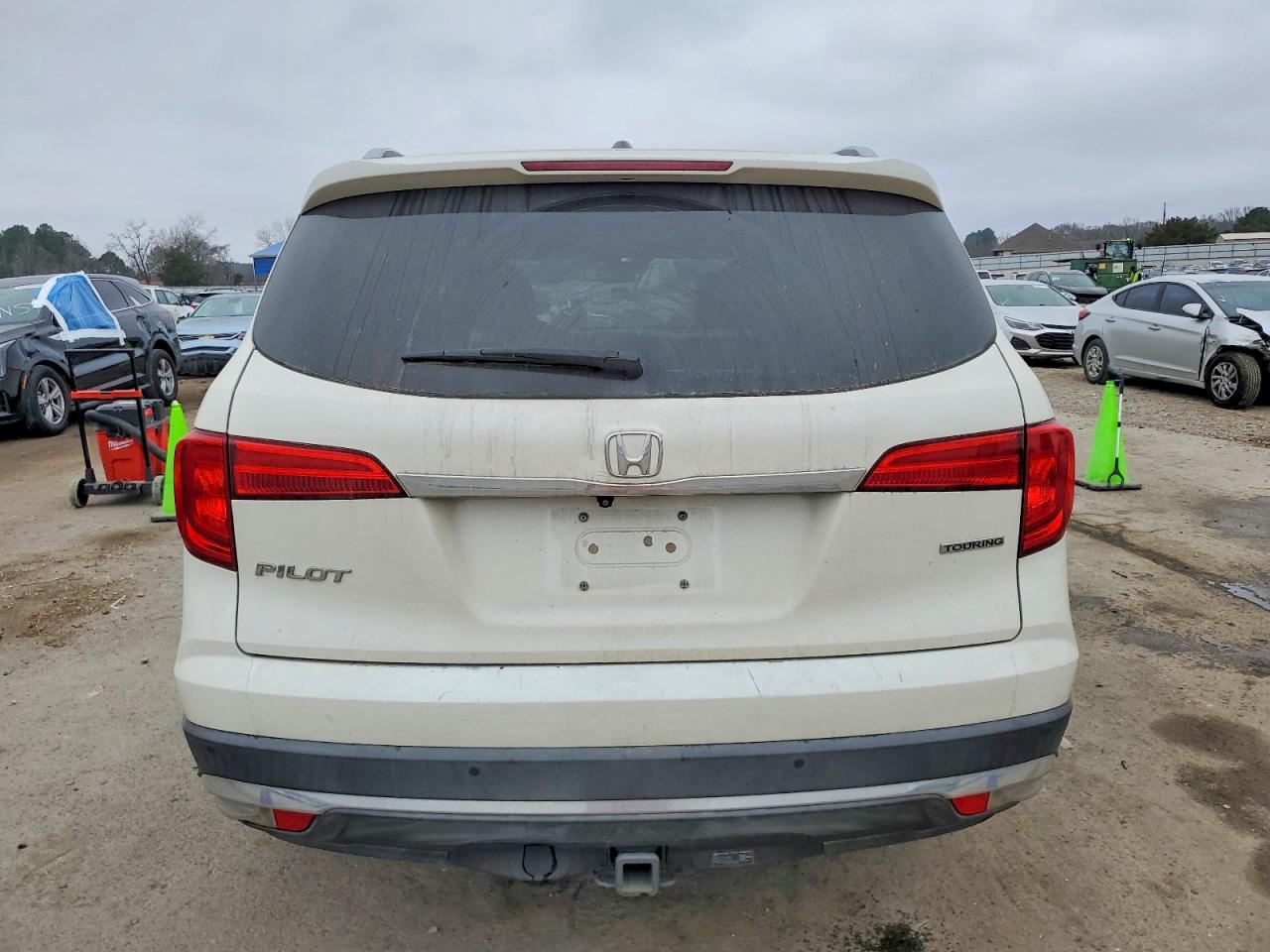 2016 HONDA PILOT TOURING photo 6