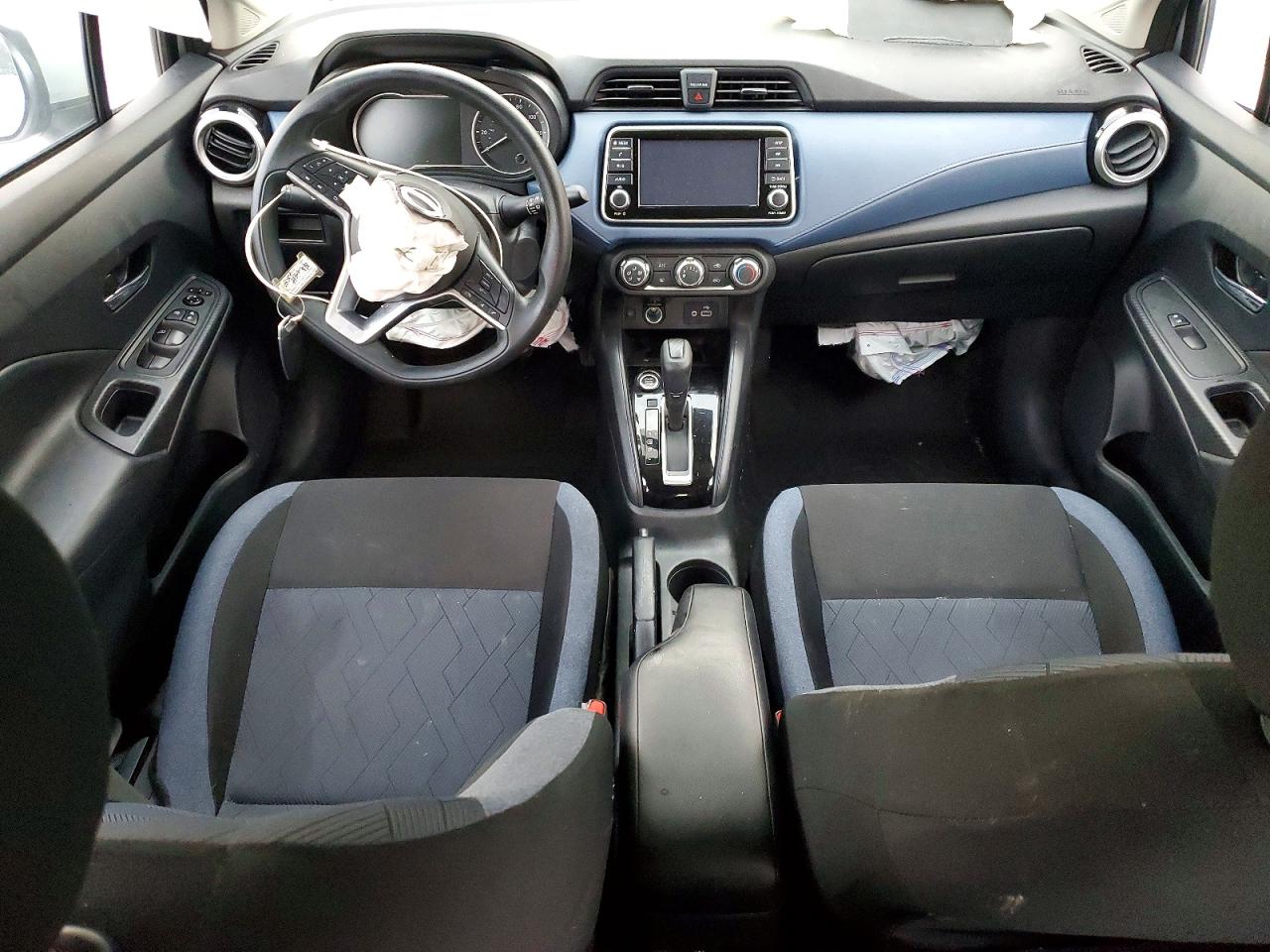2025 NISSAN VERSA SV photo 8