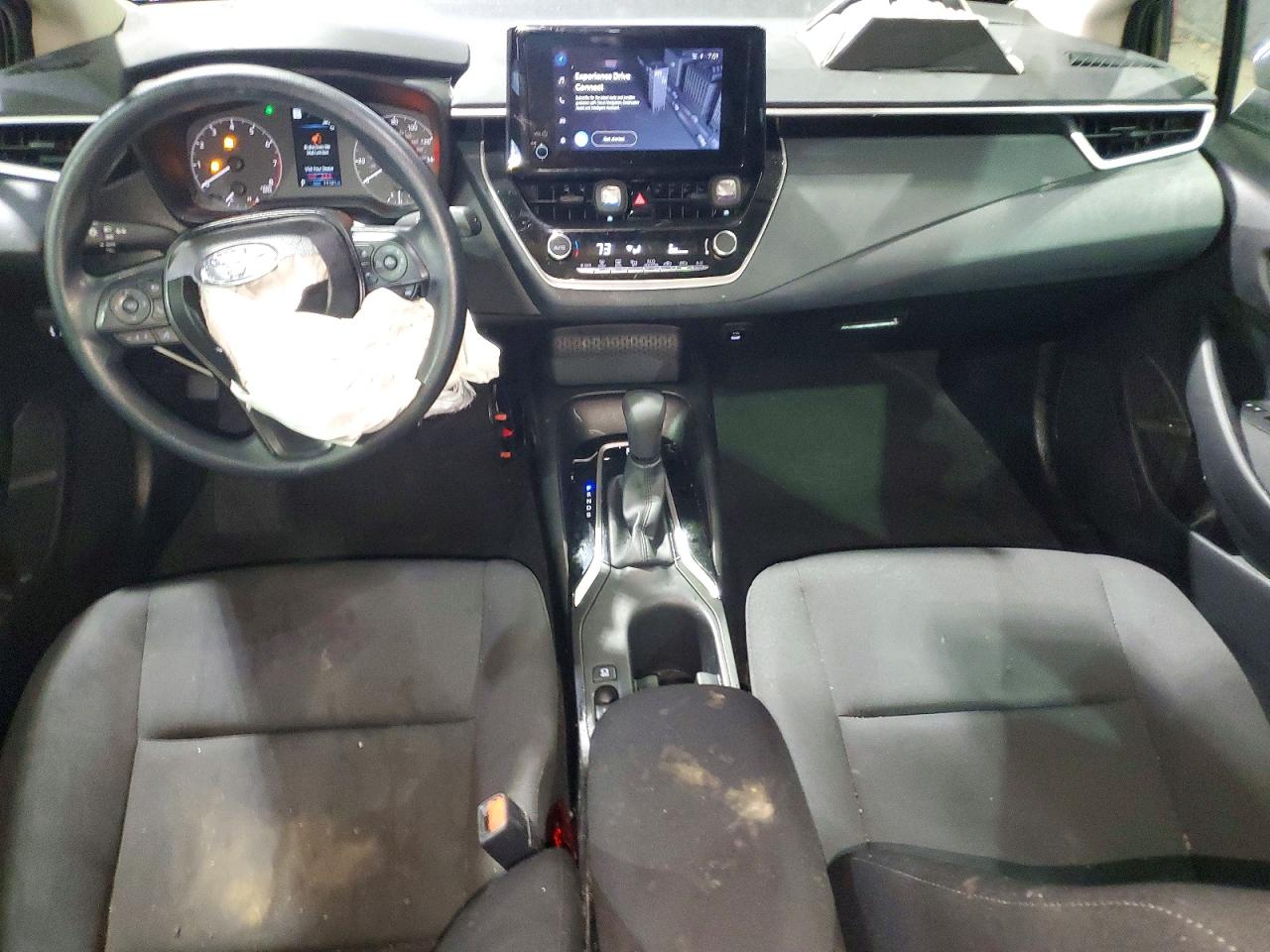 2025 TOYOTA COROLLA LE photo 8