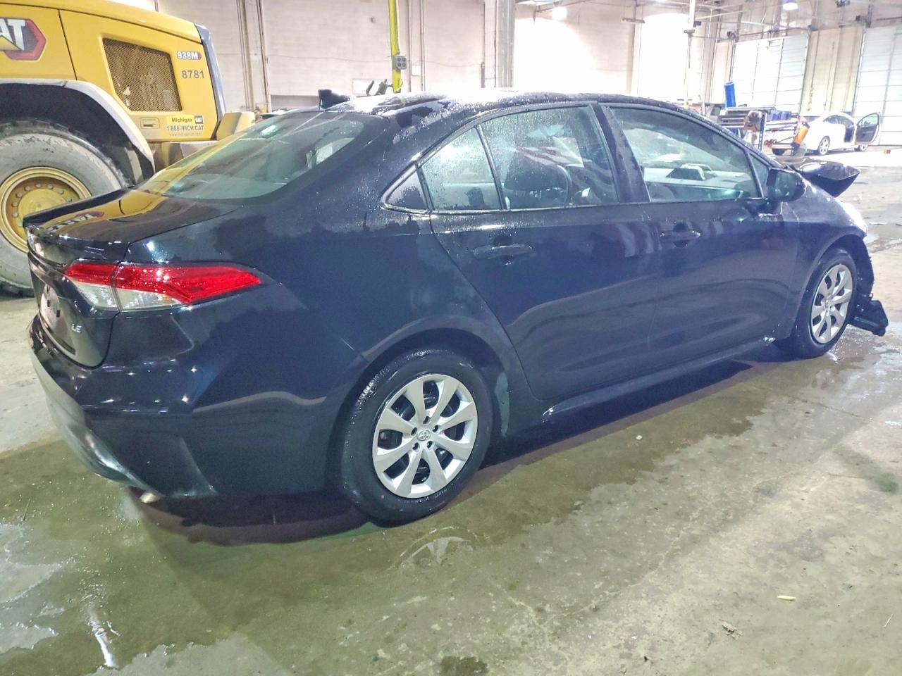2025 TOYOTA COROLLA LE photo 3