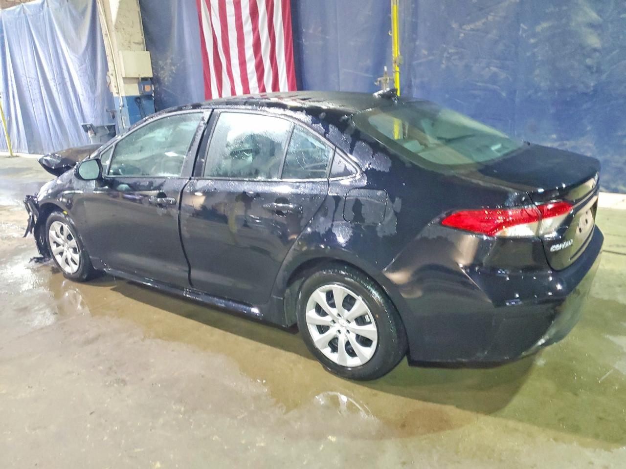 2025 TOYOTA COROLLA LE photo 2