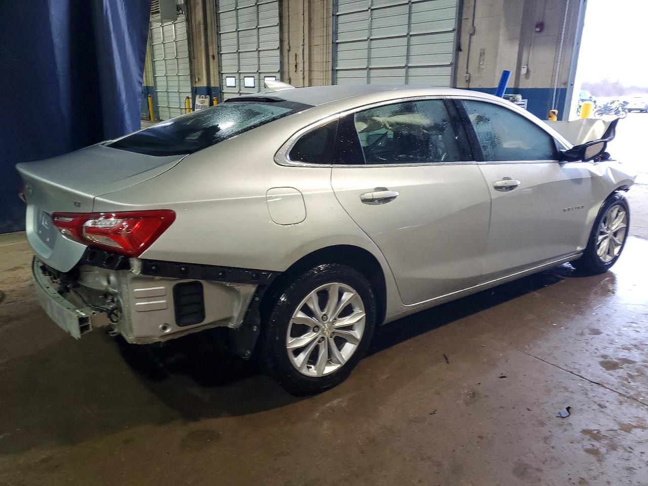 2022 CHEVROLET MALIBU LT photo 3