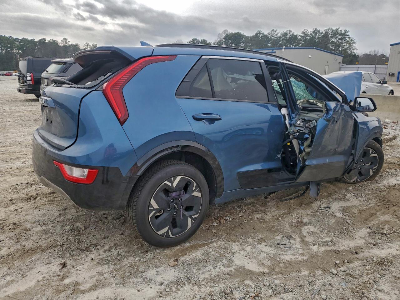 2024 KIA NIRO WIND photo 3